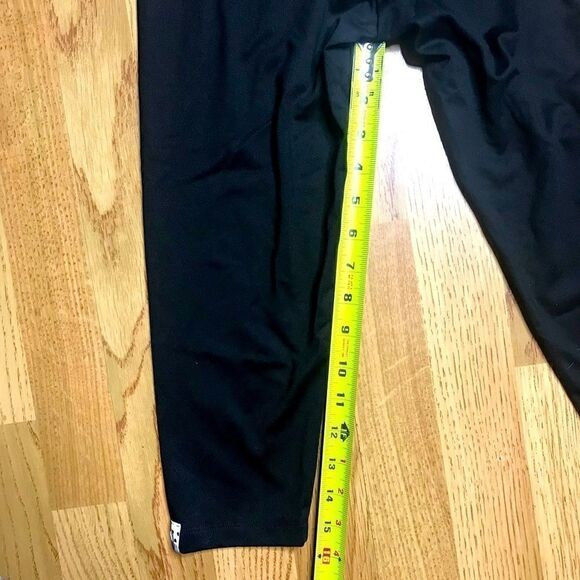 Women’s Cropped Athletic Leggings by Pink - Picture 5 of 5